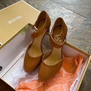 Lady’s Michael Michael Kors shoes